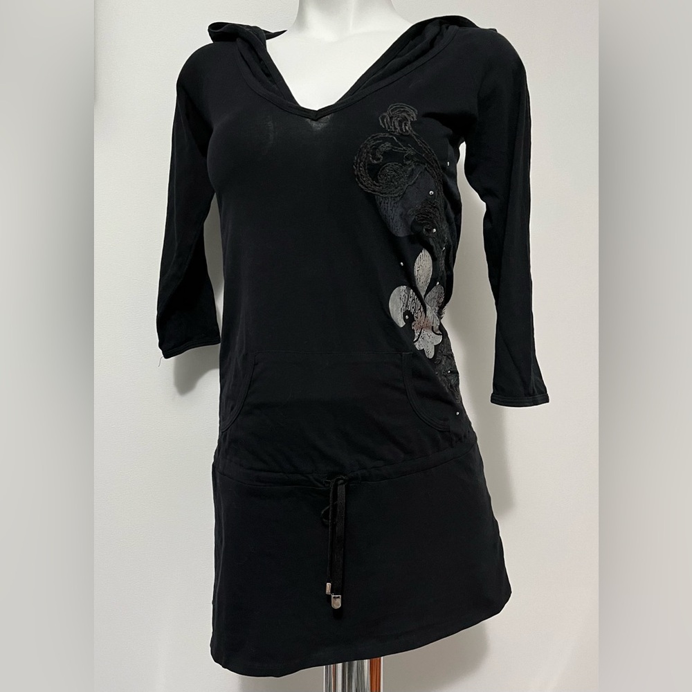Bebe Sport Black Hoodie Belted Tunic Silver Print Top 3/4 sleeves Size XS